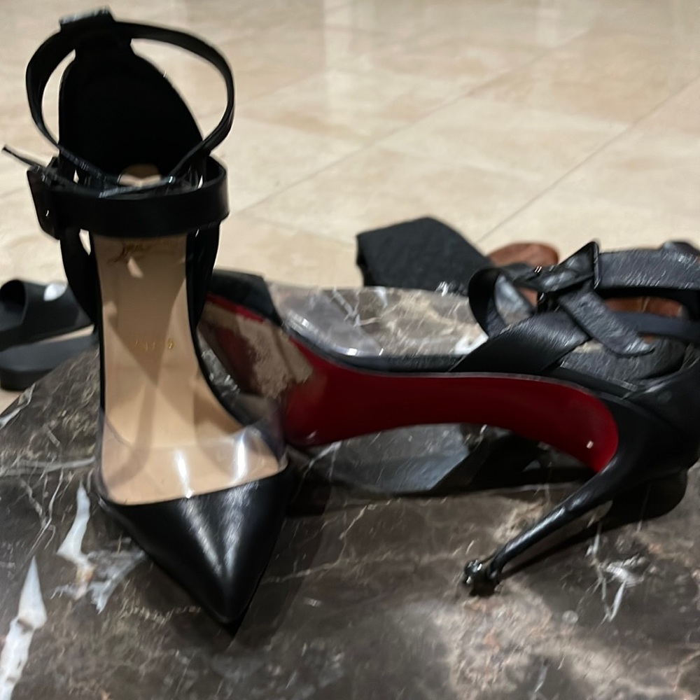 Christian louboutin sixe 39.5